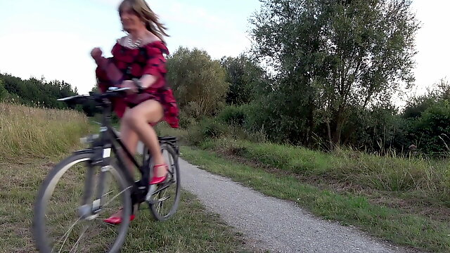 Slinky Biking