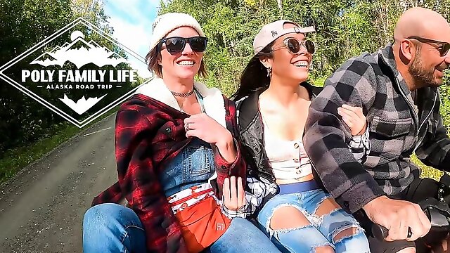 AKGINGERSNAPS & Lana Mars in Poly Family Life: Alaska Road Trip - Episode 3