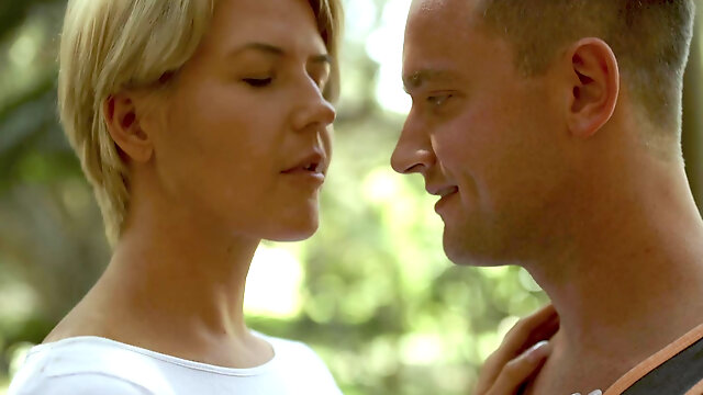 Kit Mercer has an affair behind her husbands back