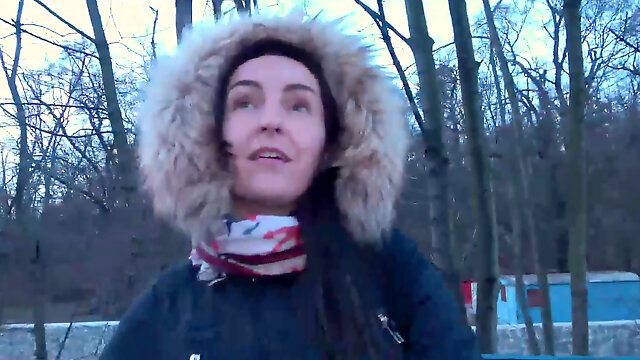 Di Devi gets cash for some backseat bj & fuck