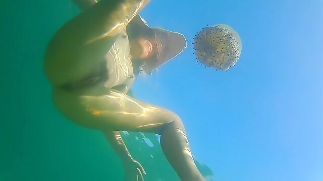 Totaly Naked Underwater # Risky Swim With My New Friends