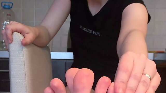 Sweetie Sexy Feet - Baby Feet Airlines