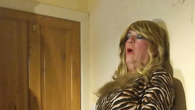 Crossdresser Mature Solo, Rubbing Cocks