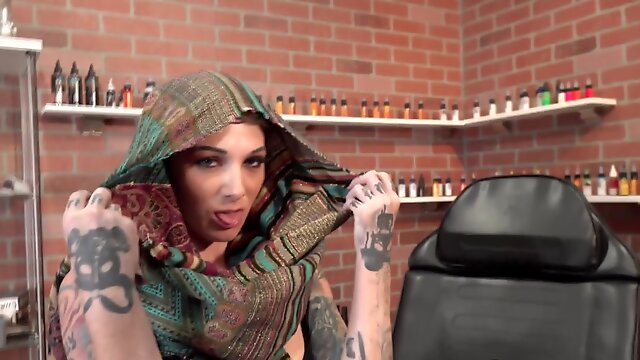 Sully Savage gets a new UV face tattoo