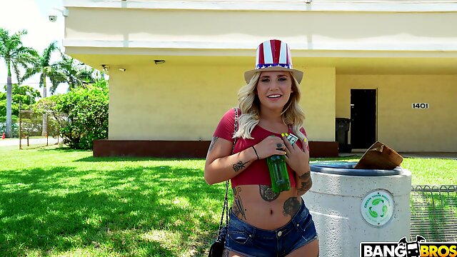 Quickie fucking in the back of the van with tattooed Stella Raee