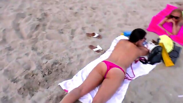 Old Masseur Japanese Massage To Topless Babe At Beach