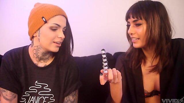 Tattooed emo lesbian couple Janice Griffith and Leigh Raven