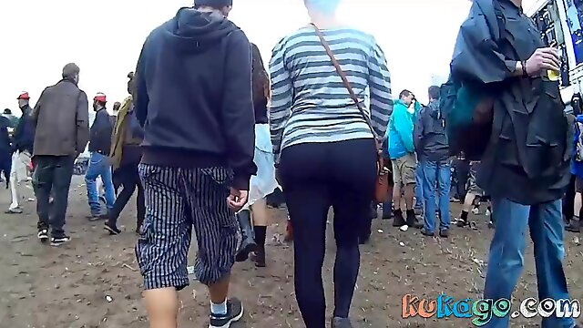 Hot big ass in leggings candid