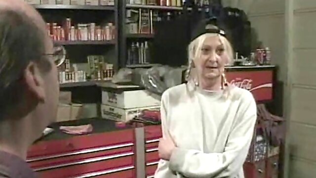 Babe with braids Jackie gets down and dirty to taste a boner