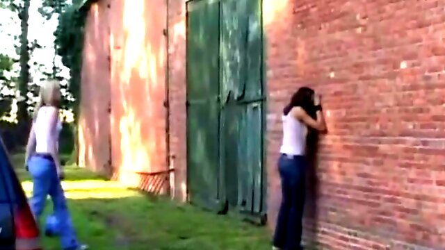 Flirtatious amateur in jeans giving a steamy blowjob then gets bonked outdoors