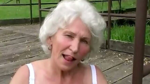 Horny Granny Rubs Her Cunt Outdoor Before Blowjob