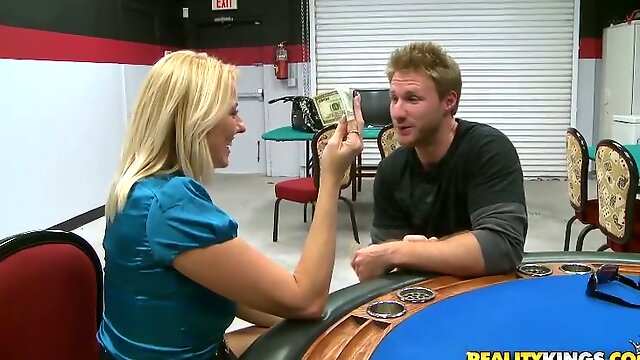 Banging Sexy MILF Dallas Diamondzs Cunt on a Poker Table