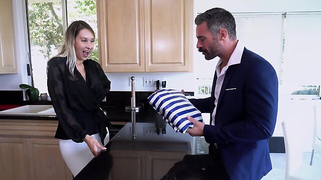 Big inches suit skinny hon big time