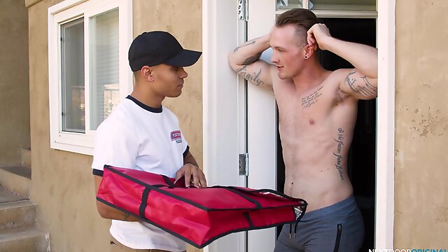 Gays fuck in crazy scenes during pizza delivery