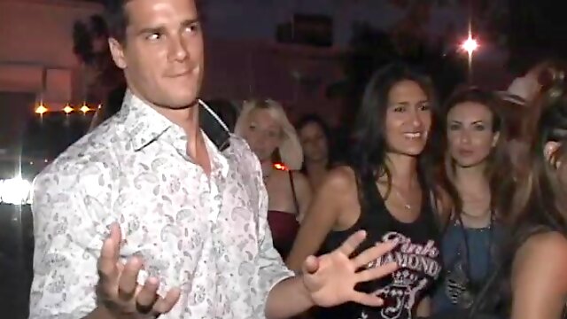 Hardcore threesome at the nightclub party