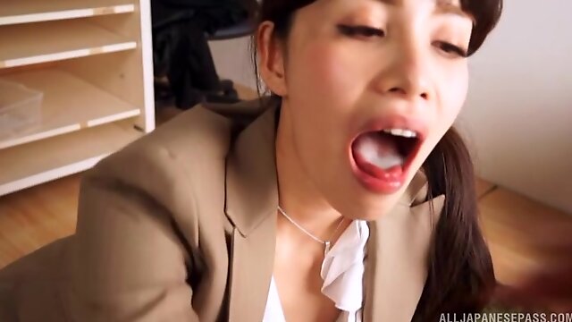 Sexy Asian secretary Kamiyama Nana enjoys sucking a stiff dick