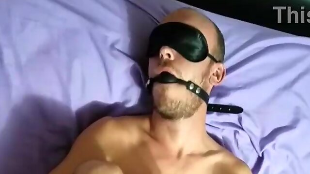 Horny girl makes a dude happy by playing with his stiff shaft