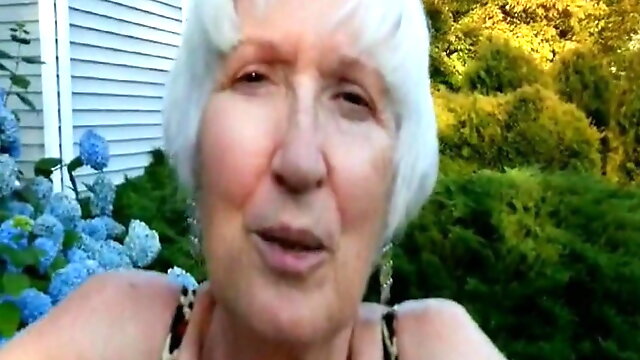 Dirty talking granny blowjob