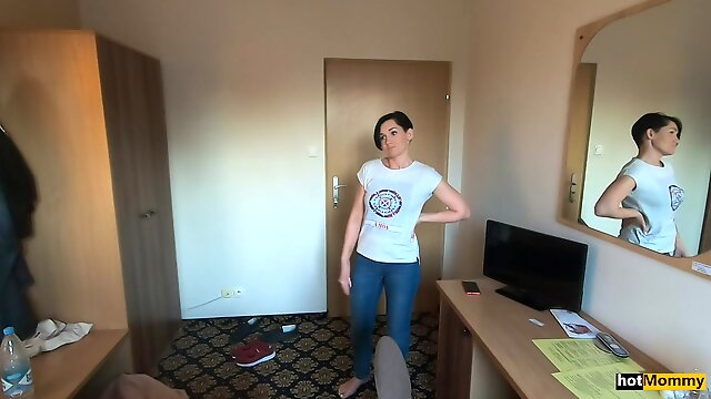 Russian Milf, Hotel Stepmom, Stiefmutter, Pärchen