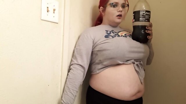 Redhead BBW drink soda