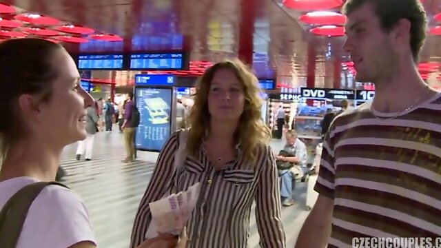 Un couple slovène a pris de l'argent pour avoir des relations sexuelles en public