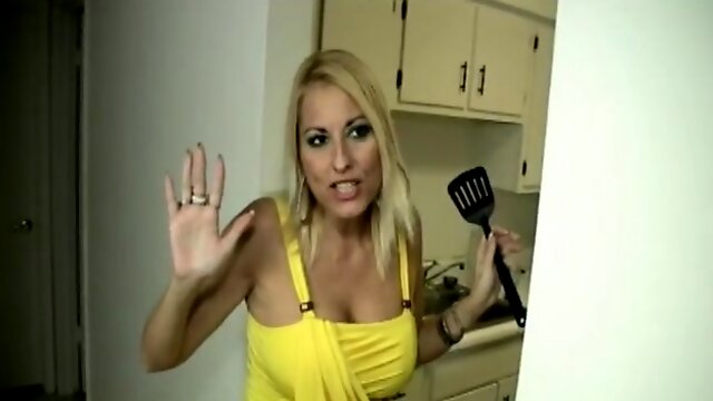 Blonde neighbor Dalls Diamondz drops on her knees to give a handjob