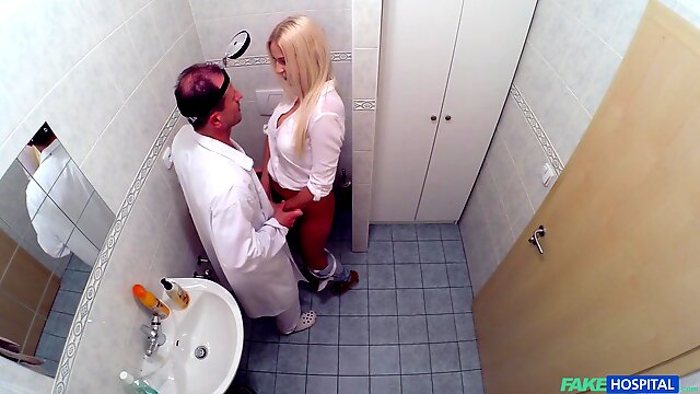 Hidden Cam Doctor, Toilet