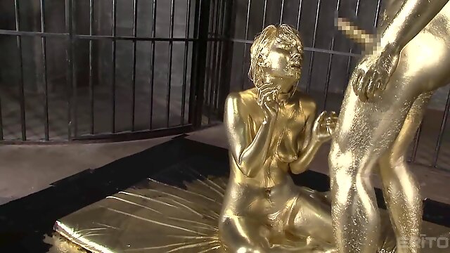 Kinky sex session with a chick covered in golden paint