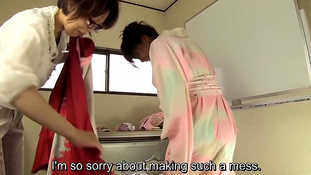 Subtitled Japanese kimono pee desperation failure in HD