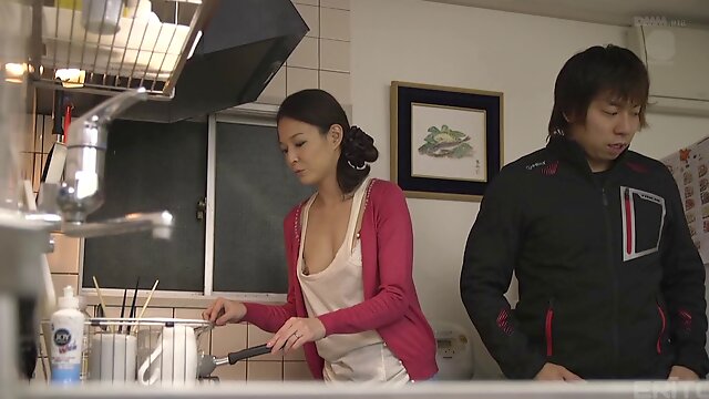 Rika Mizuhara having her quivering pussy dicked in the kitchen