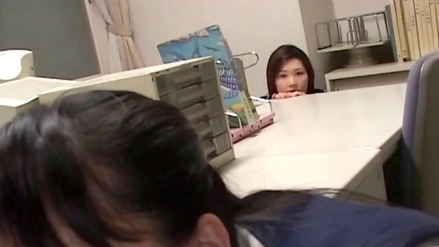 Eager Japanese secretary blows the boss in the office