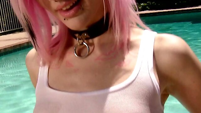 Pink haired punk in a collar fucked in her slippery pussy