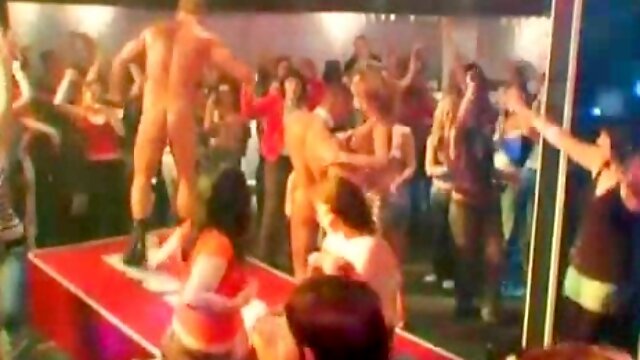 Dick addict babes blowing strippers at sex party