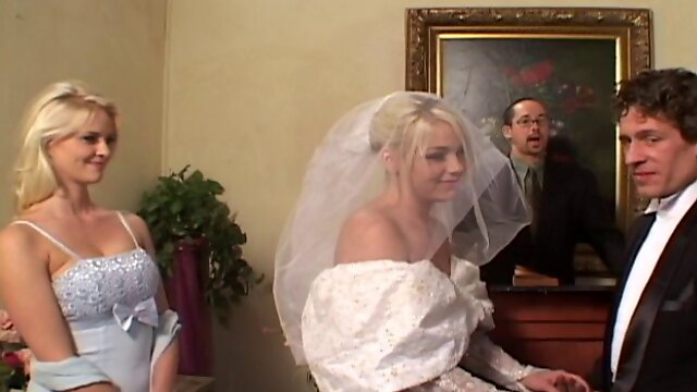 Depraved bride Missy Monroe sucks two boners and enjoys a DP