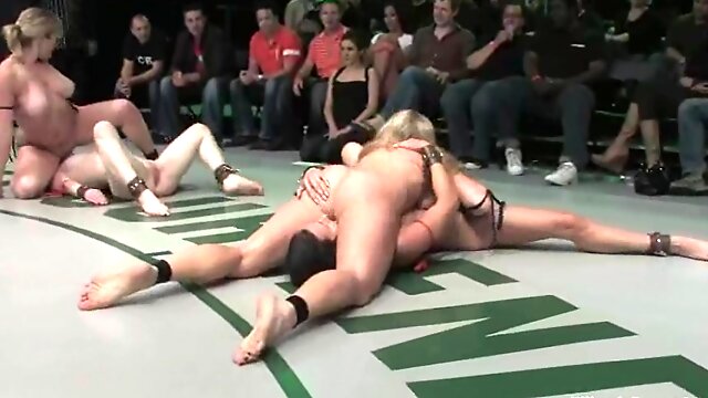 Lesbian Orgy Strapon, Wrestling