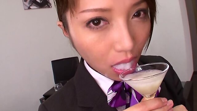 Yuuna Takizawa sucks a cock and drinks cum out of a glass