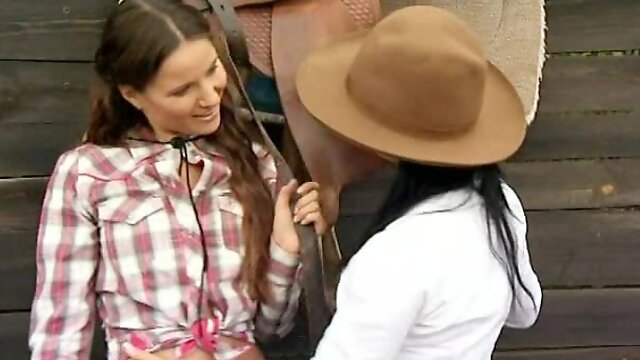 Lesbian Cowgirls Claudia Rossi and Simonne Style Fuck In Threesome