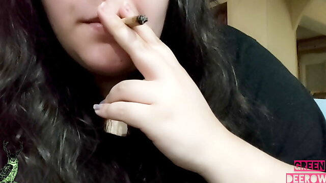 Smoking Bbw, Lipstick Kissing