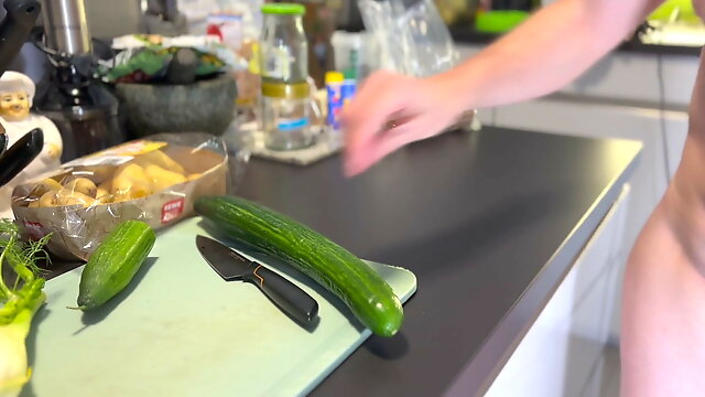 Perverted housewife cucumber salad