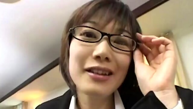 Hot Japanese secretary gives a blowjob to her boss