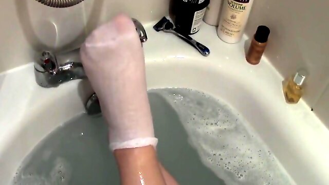 Wet Socks & Belly Rubs In The Bath - Bbw Fat Sock Tina Snua