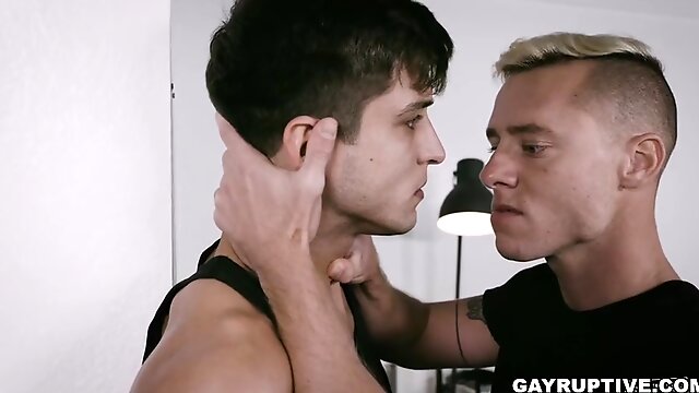 Elliot Finn And Justin Matthews - Two Military Soldiers Want Hard Meaty Cock