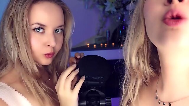 Lesbian Webcam Kissing