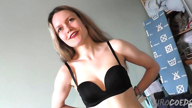 Jung Solo Dildo, Waitress, Jung Schüchtern, Orgasmus