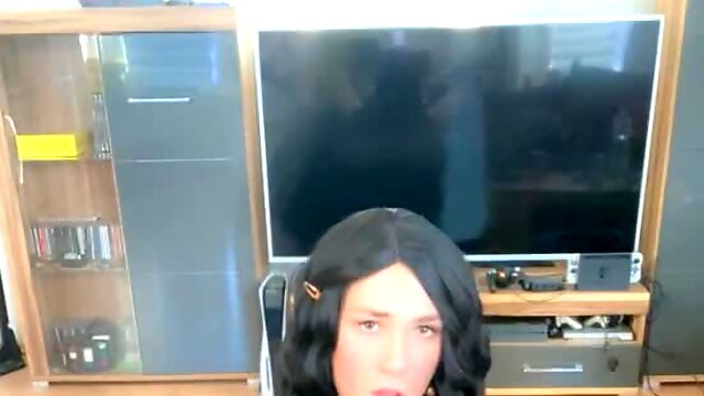 Teen Trap, Crossdresser