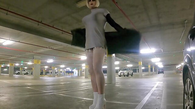 Crossdresser Caught, Shemale Public