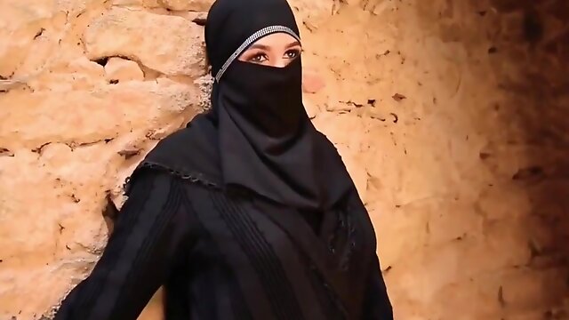 Hijab Arab, Arab Girl Solo, Hijab Milf, Smoking