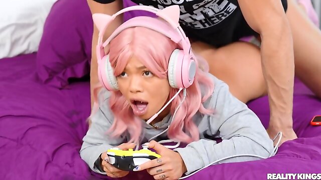 Asian bimbo Paisley Paige gets properly fucked in bed