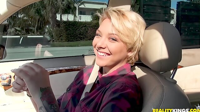 Winters Wonderland 1 - Street blowing cock