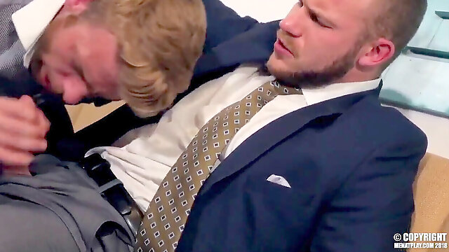 Couple blowjob, big muscles, muscle hunk